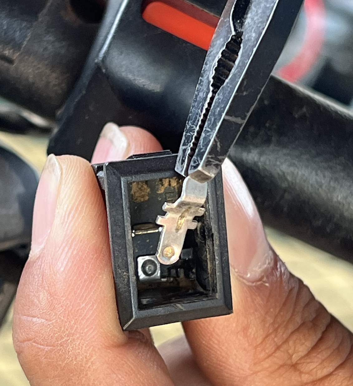 The suspect switch component
